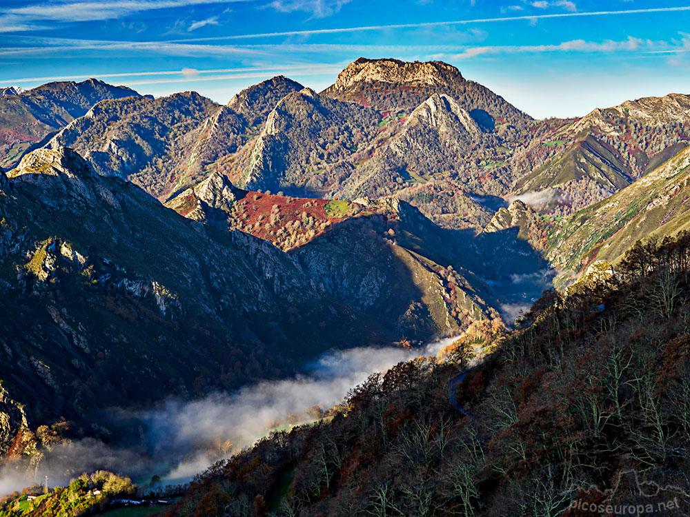 Pico Mota Cetin desde la zona de Amieva en Picos de Europa, Asturias