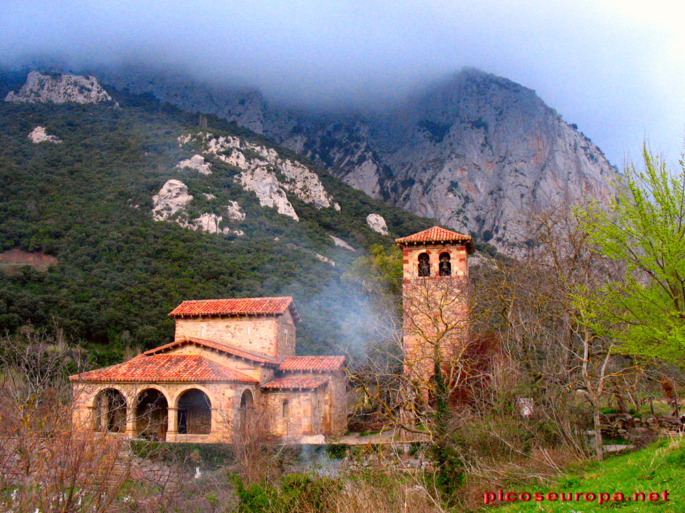 Foto: Santa María de Lebeña, Pre Románico en el Desfiladero de la Hermida, Cantabria, Picos de Europa