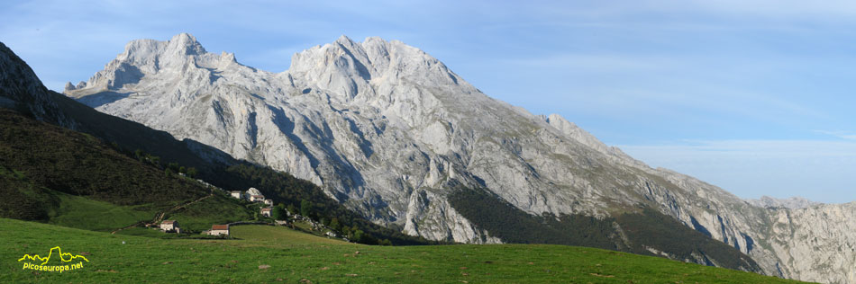 Foto: A muy poca distancia del aparcamiento pasamos por el Collado de Pandebano, un lugar privilegiado con una esplendida vista