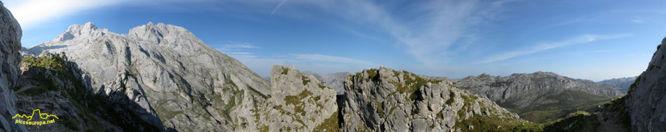 Foto: Vista hacia el sur desde Collado Vallejo, a la izquierda los Picos Albos