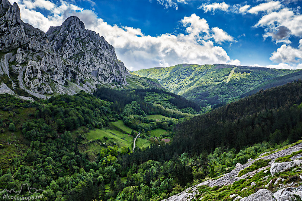 Atxarte, el lugar de escalada más emblemático y conocido del Pais Vasco. Parque Natural de Urkiola.