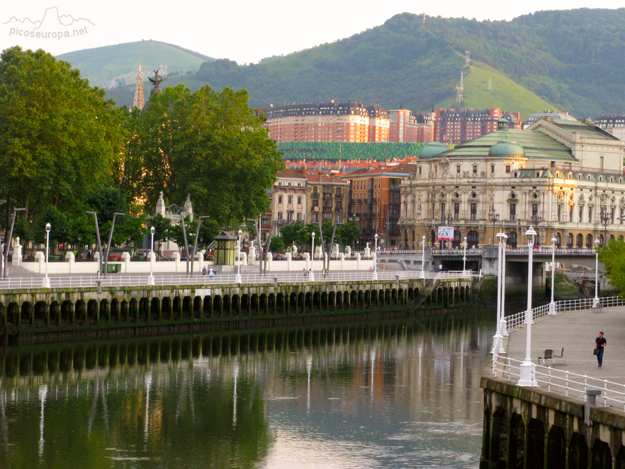 Foto: El teatro Arriaga, Bilbao, Bizkaia, Pais Vasco