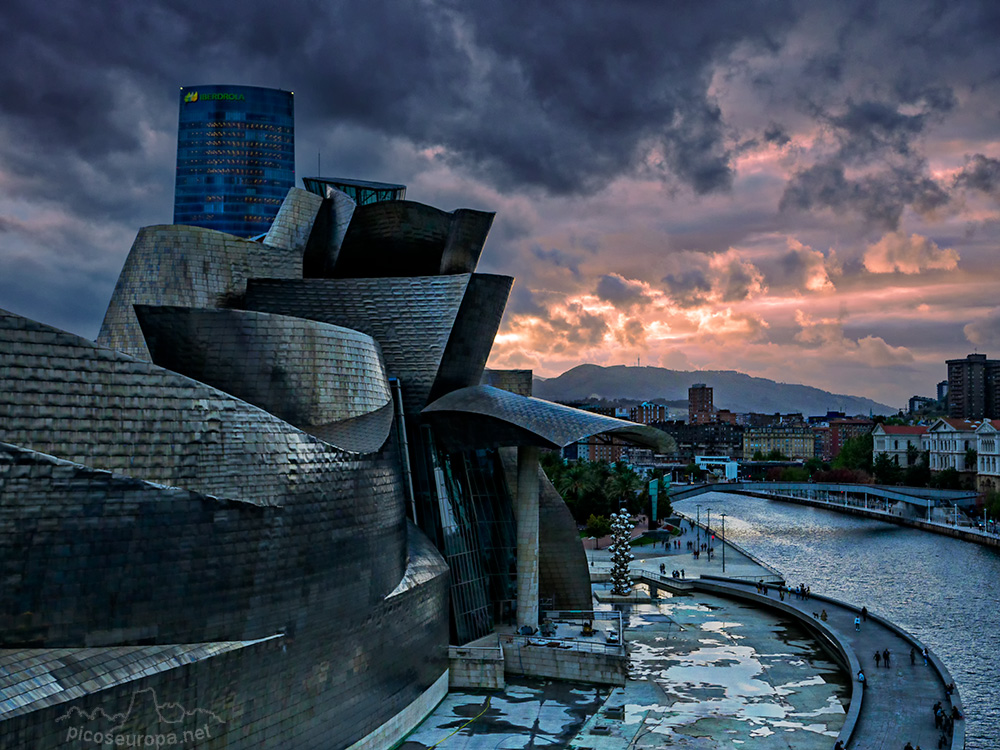 Foto: Guggenheim, Bilbao, Pais Vasco