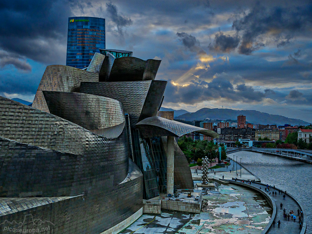 Foto: Guggenheim, Bilbao, Pais Vasco