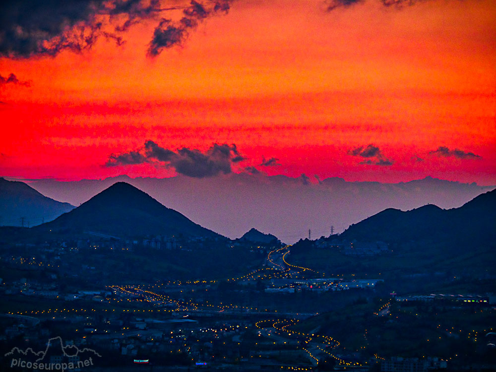 Puesta de sol desde Artxanda, Bilbao, Pais Vasco.