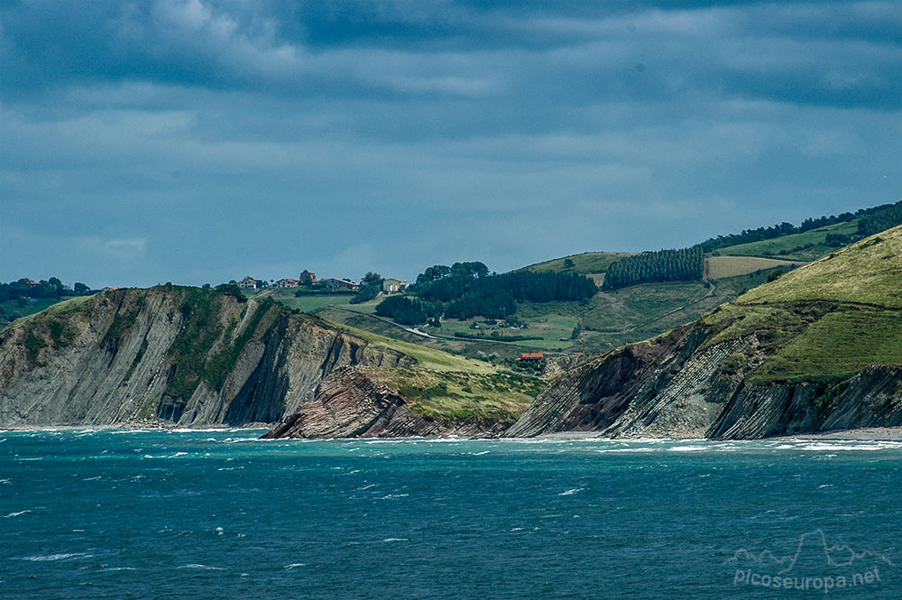 Costa Itziar, playa de Sakoneta, Flish del Mar Cantábrico, Pais Vasco