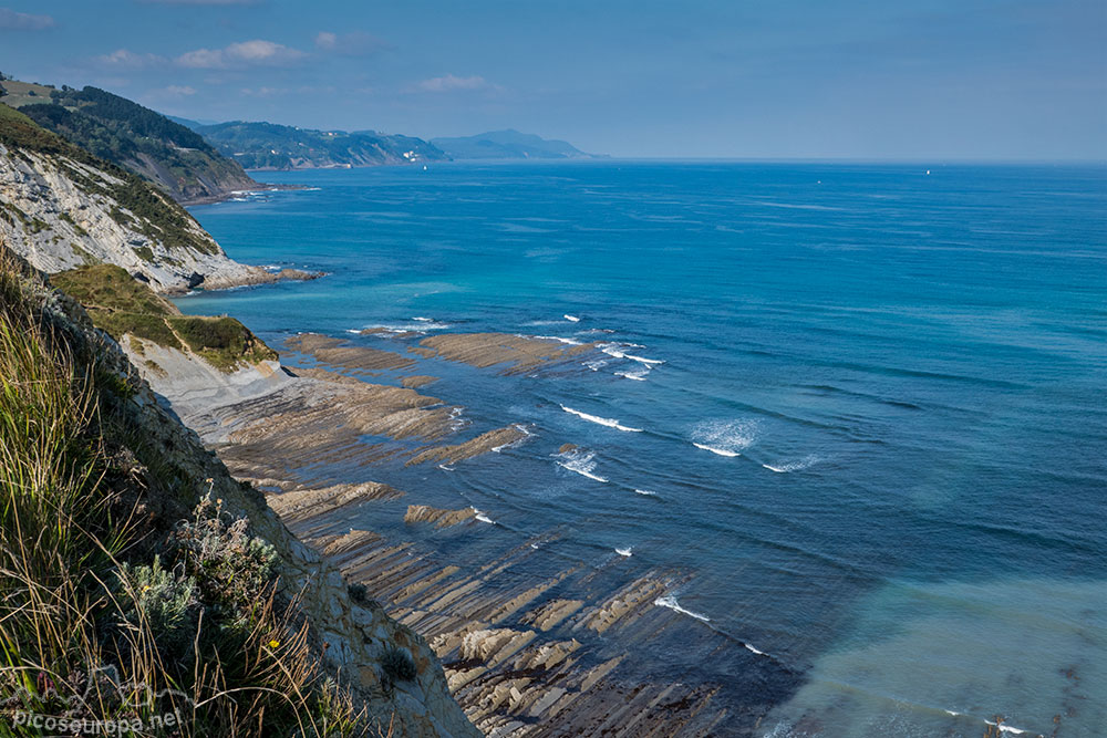 Costa Itziar, playa de Sakoneta, Flish del Mar Cantábrico, Pais Vasco