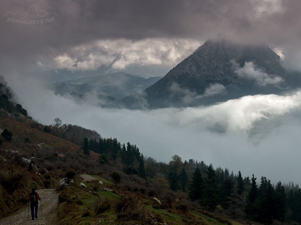 Pico Untzillatz, Parque Natural de Urkiola, Duranguesado, Bizkaia, Pais Vasco