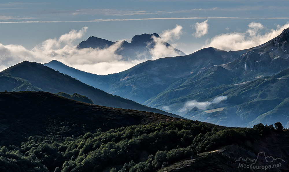 Paisajes de montañas y cumbres por doquier, a cual más bello