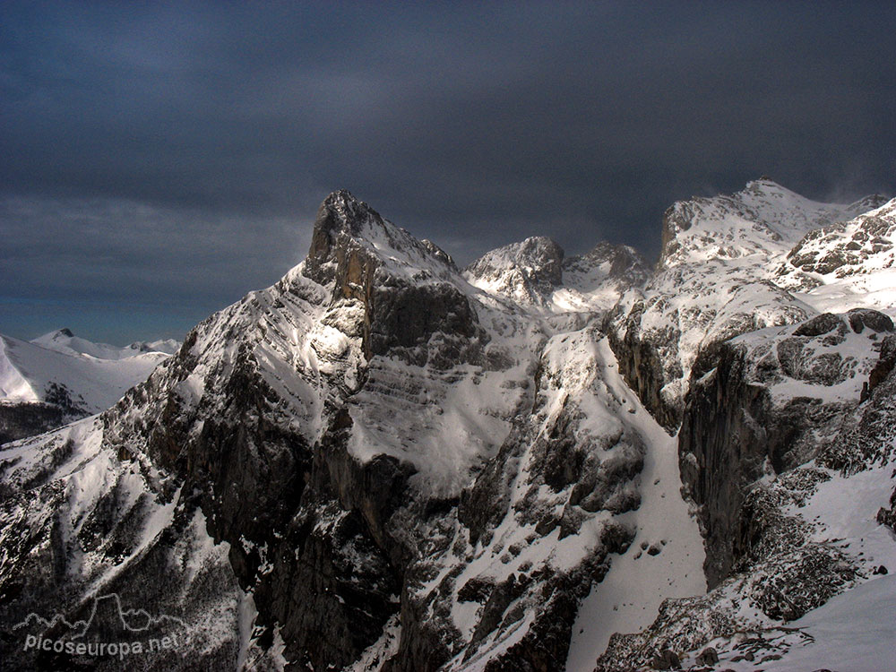 Refugio de Cabaña Verónica, ruta de acceso, Parque Nacional de Picos de Europa, España 