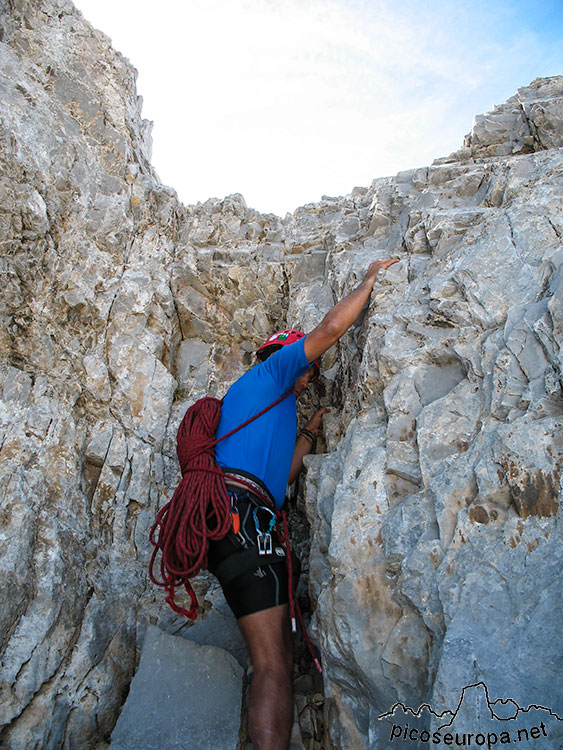 Chimenea de la Torre del Llambrión, Picos de Europa, León