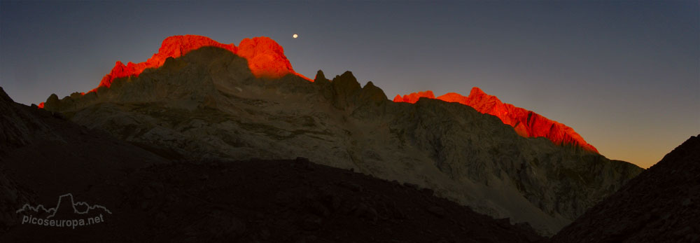 Foto: Amanece tras el Neveron de Urriellu, Picos de Europa