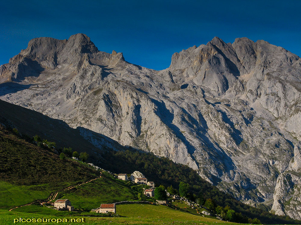 Desde el Collado de Pandebano en Picos de Europa, España