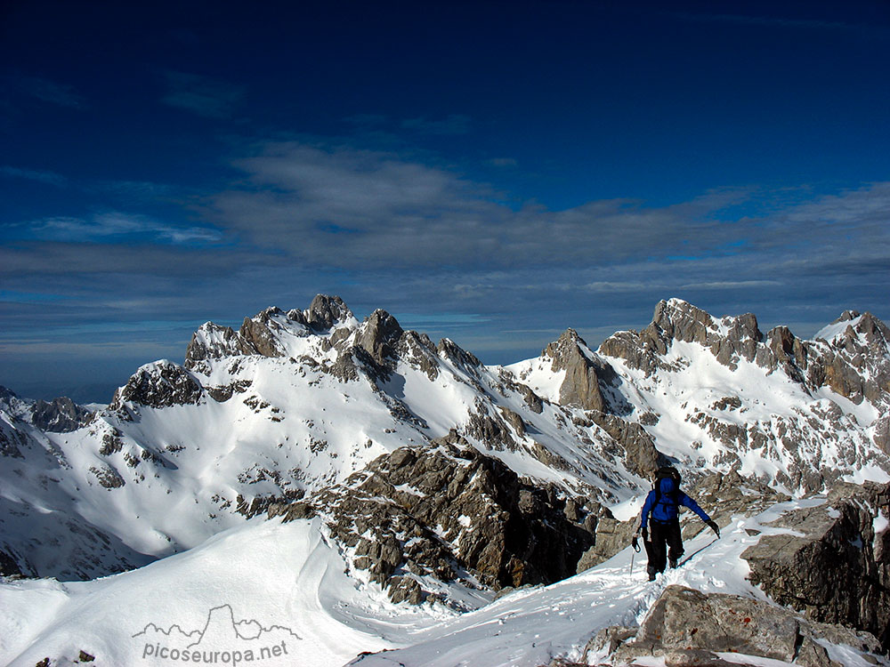 En la cumbre de la Torre de Horcados Rojos