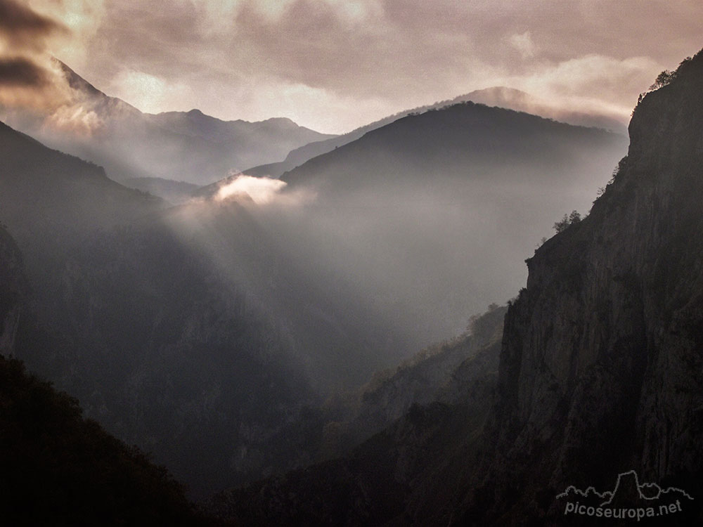 Picos de Europa desde el Pico Turbina de 1.237m, en la Sierra Costera que separa la Costa Oriental de Asturias de los Picos de Europa