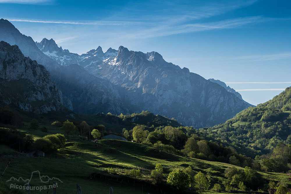 Picos de Europa subienda por senda al mirador situado sobre Amieva