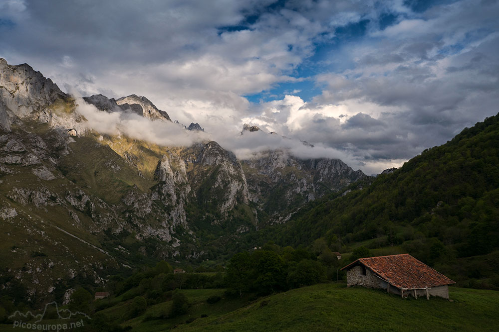 Por el Collado de Angón, Amieva, Picos de Europa