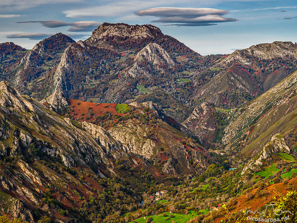 Mota Cetín desde la aldea de San Roman, Asturias, Picos de Europa