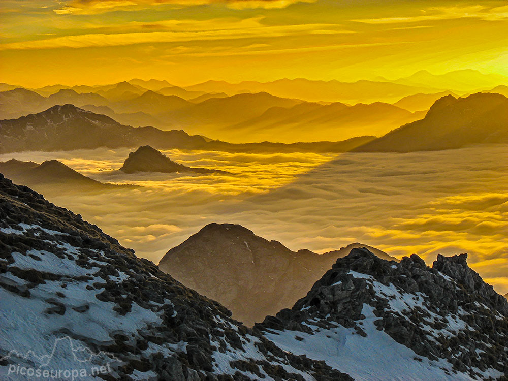 Puesta de sol desde el Mosquil de Cebolleda, Cornion, Picos de Europa, Parque Nacional, Asturias