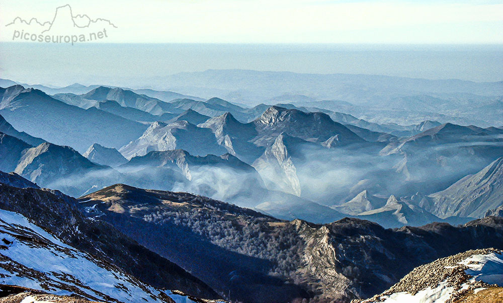 Foto: Cordillera Cantábrica desde el Collado del Burro, Picos de Europa.