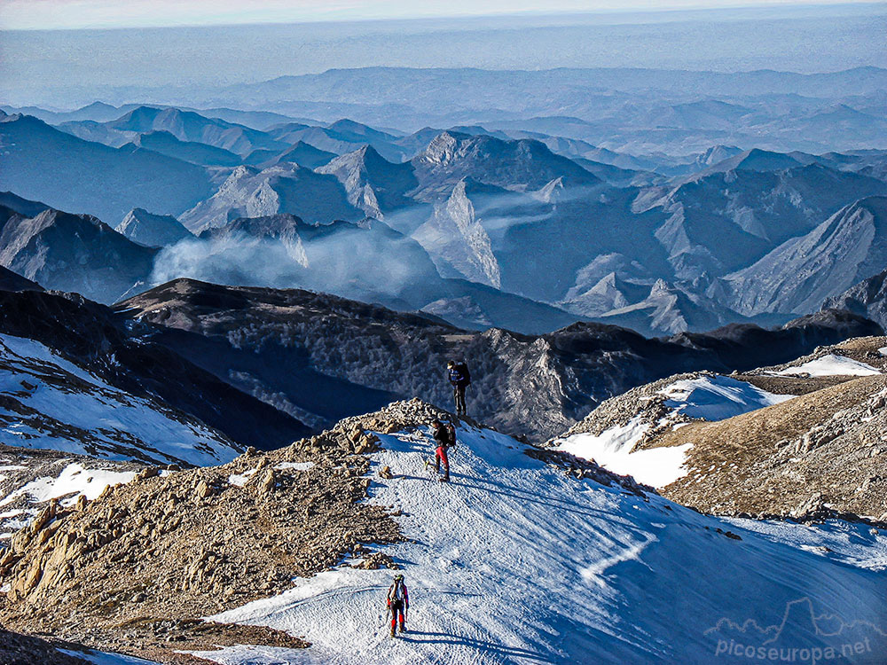 Foto: Mota Cetin en la Cordillera Cantábrica desde las proximidades del Collado del Burro, Picos de Europa.