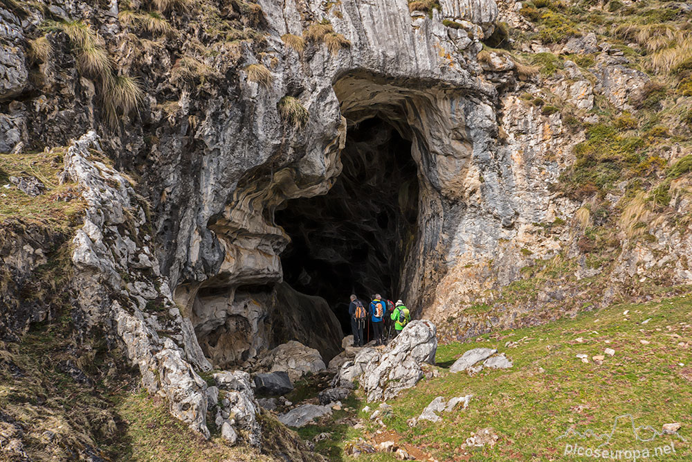 Ruta: de Arenas de Cabrales a Tielve, Asturias, Picos de Europa