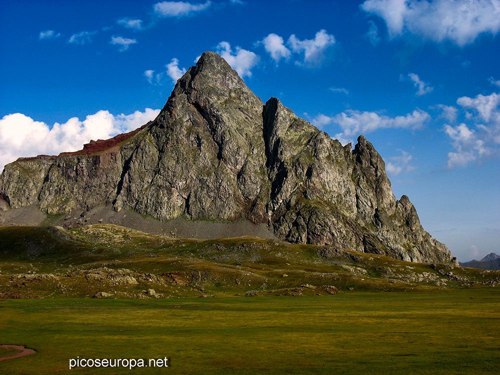 Lagos del Anayet, Pirineos de Huesca, Aragón, España