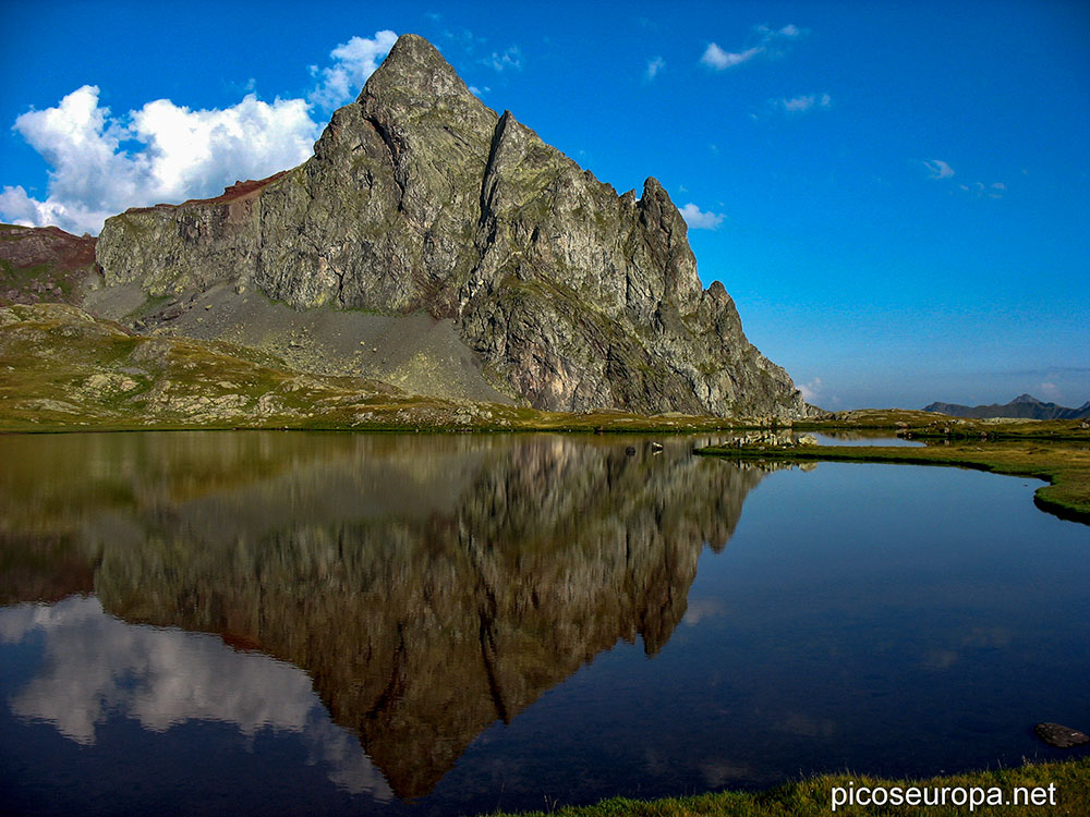 Lagos del Anayet, Pirineos de Huesca, Aragón, España