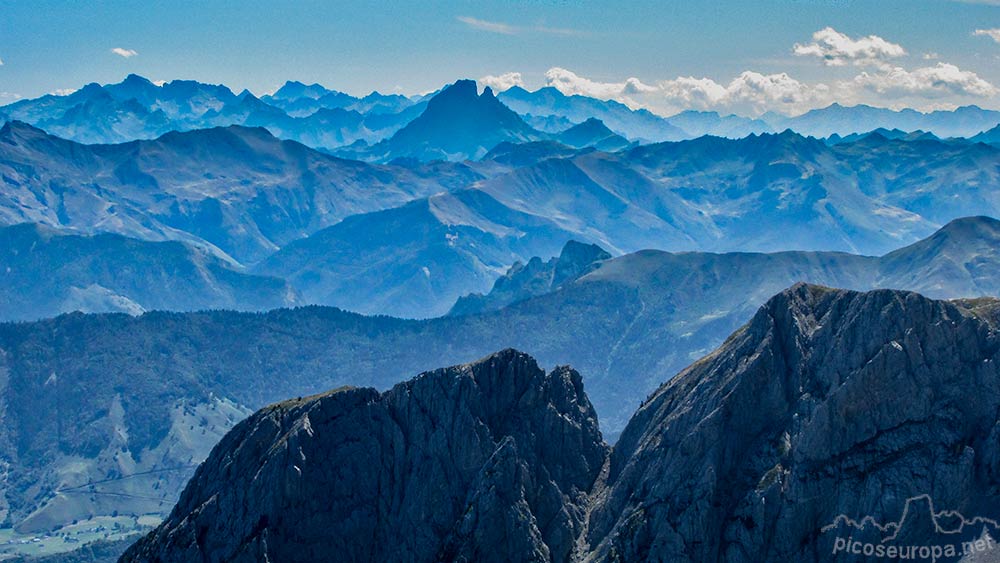 Foto: Desde el Pico de Anie, Pirineos, Francia