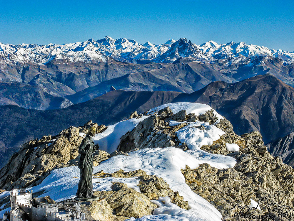 Cumbre de la Mesa de los Tres Reyes, Pirineos