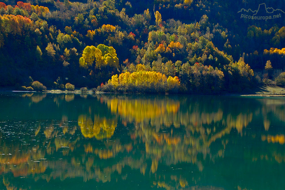 Foto: Otoño en el Valle de Benasque, Pirineos de Huesca, Aragon