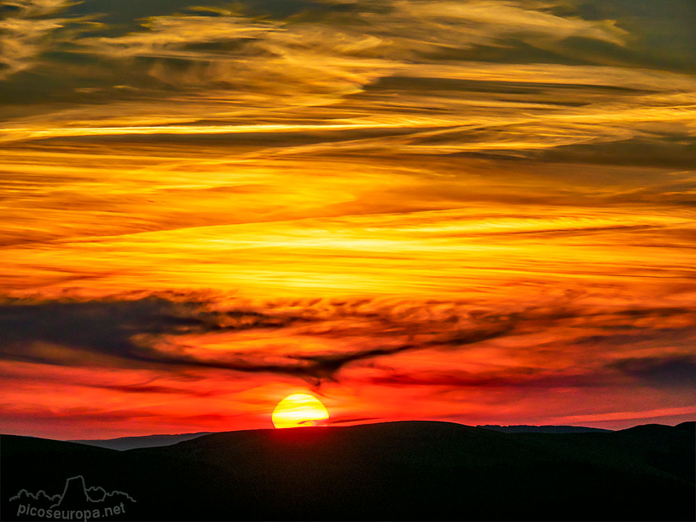 Foto: Un amanecer en Pirineos, Francia.