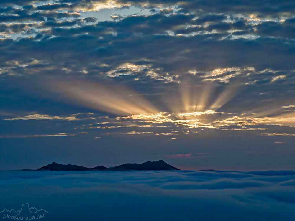 Foto: Amanecer desde el Col del Aubisque, Gourette, Pirineos, Francia.