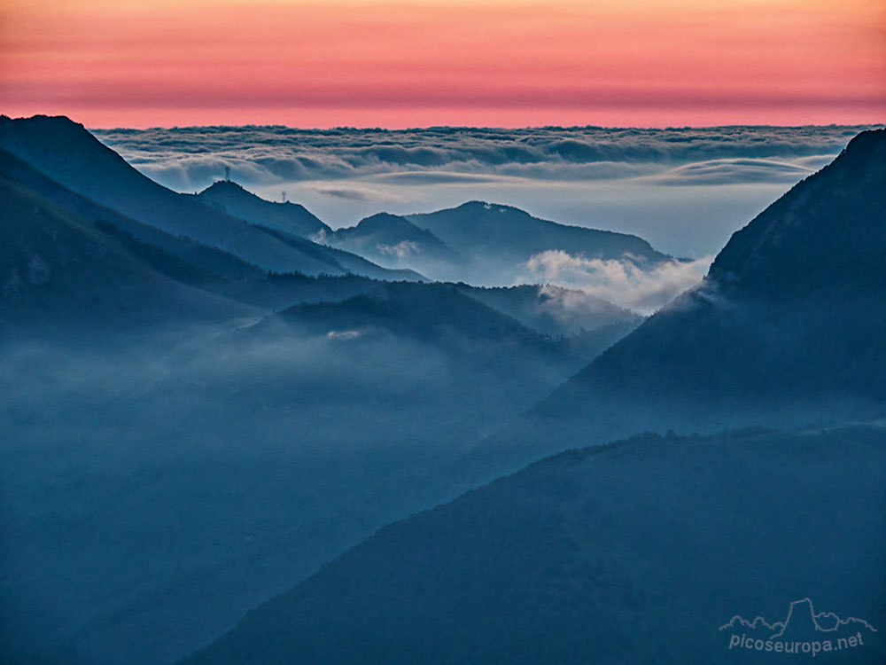 Amanecer desde el Col del Aubisque. Pirineos, Francia.