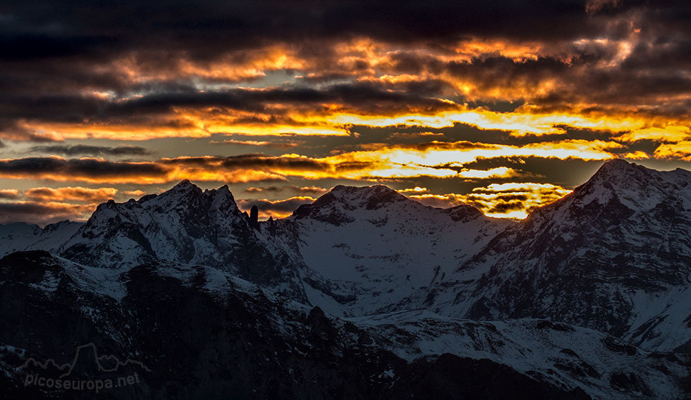 Foto: Pic Gazies,Caperan de Sesques, Pic Soum Moundaut y Pic de Sesques desde Col de Aubisque, Gourette, Pirineos, Francia