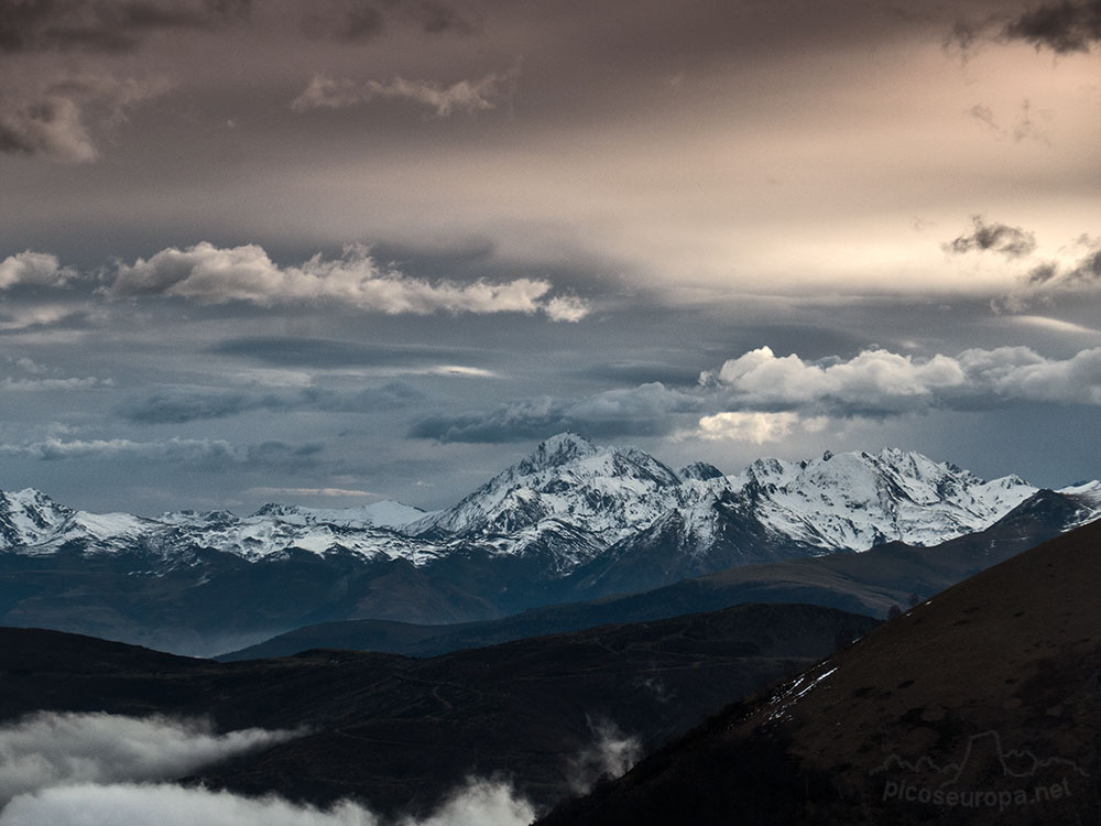 Foto: Midi de Bigorre desde Col de Aubisque, Gourette, Pirineos