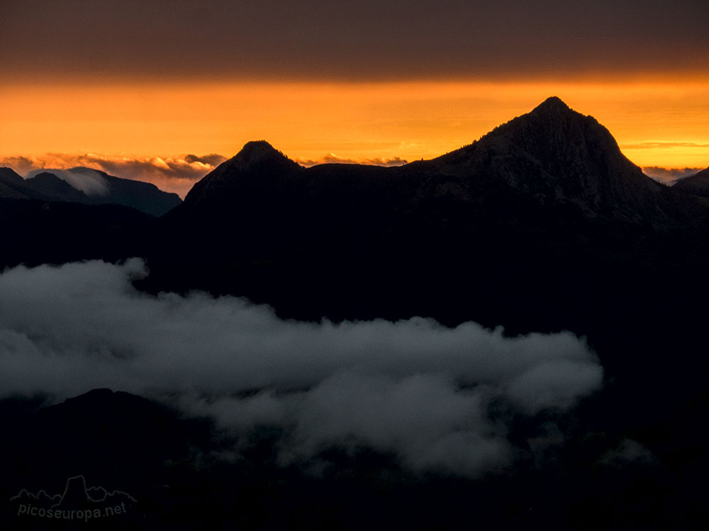 Foto: Pic Navaillo y Pic Bazes desde el Col de Aubisque, Gourette, Pirineos