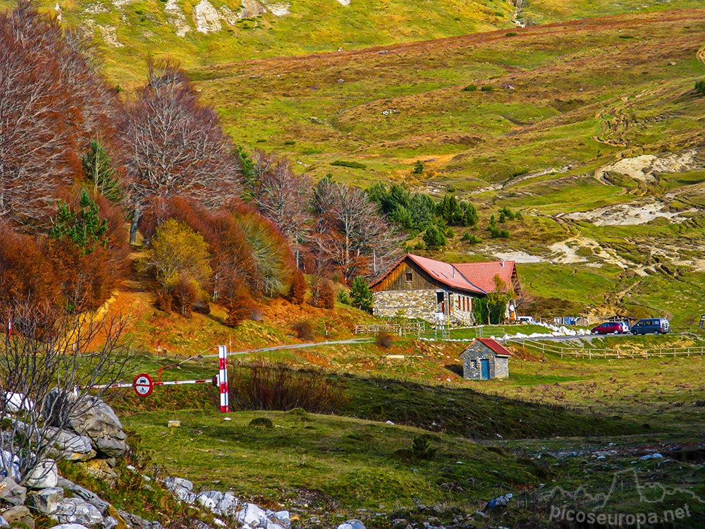 Refugio de Linza, Pirineos de Huesca, Aragón, España.