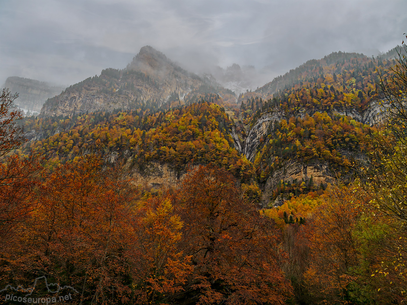 Foto: Pradera de Ordesa, Pirineos de Huesca, Aragon, Parque Nacional de Ordesa y Monte Perdido