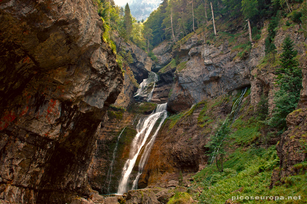 Cascadas del Valle de Soaso, Parque Nacional de Ordesa, Pirineos de Huesca, Aragon