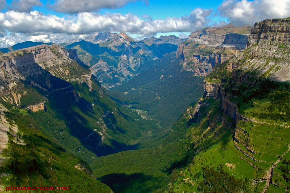 Foto: Valle de Ordesa, Pirineos de Huesca, Aragon, Parque Nacional de Ordesa y Monte Perdido