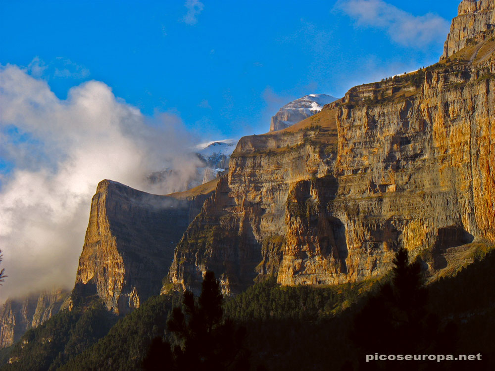 Foto: Valle de Ordesa, Parque Nacional de Ordesa y Monte Perdido, Pirineos de Huesca, Aragón