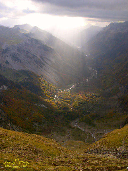 Foto: El Valle de Pineta, Pirineos de Huesca, Aragon, Parque Nacional Ordesa y Monte Perdido