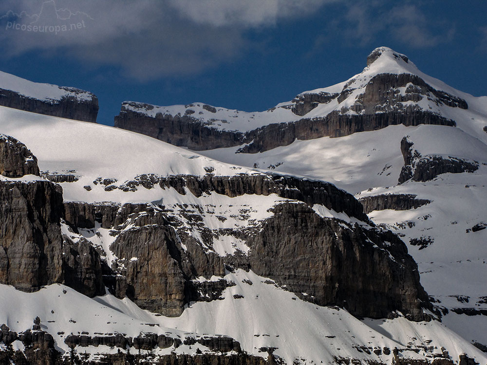 Foto: La brecha de Rolando y el Casco, Pirineos de Huesca, Aragon, Parque Nacional de Ordesa y Monte Perdido