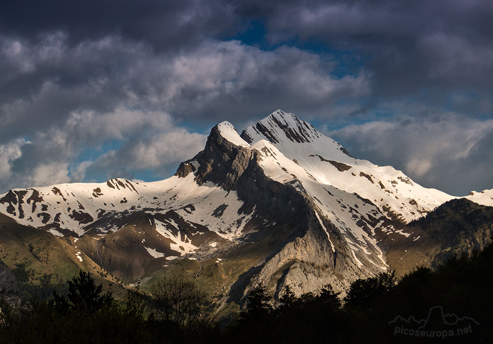 Foto: Pico Otal o Peña Arañonera desde Ordesa, Sierra de Tendeñera, Pirineos de Huesca