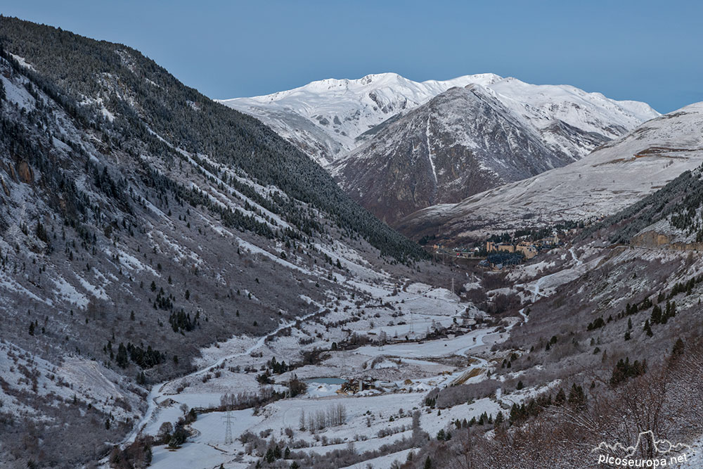 Desde la bajada del Port de la Bonaigua hacia Baqueira.