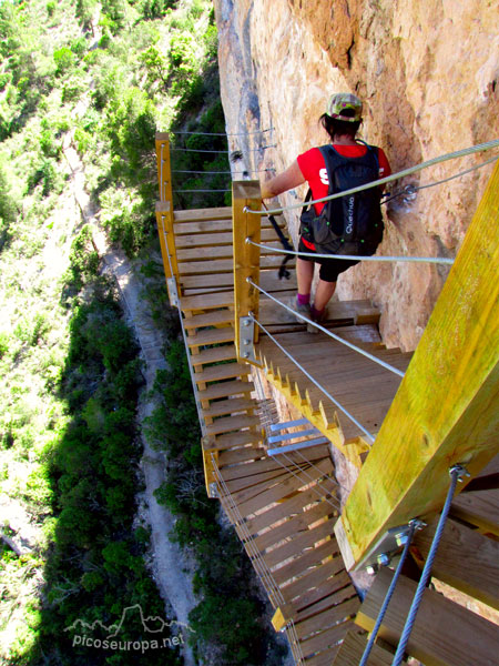 Primer tramo de escaleras, Serra del Montsec, Pre Pirineos