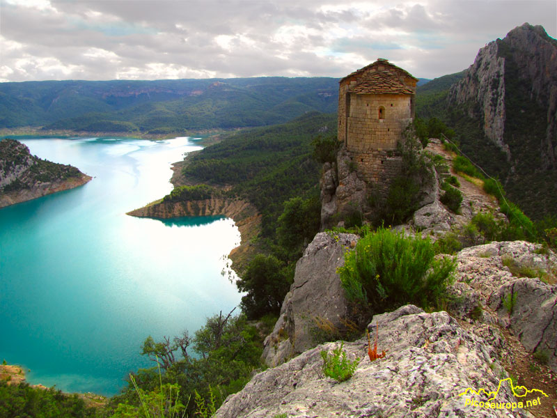 Ermita de la Pertusa, Montsec, Montrobei, Pre Pirineos de Lleida, Catalunya