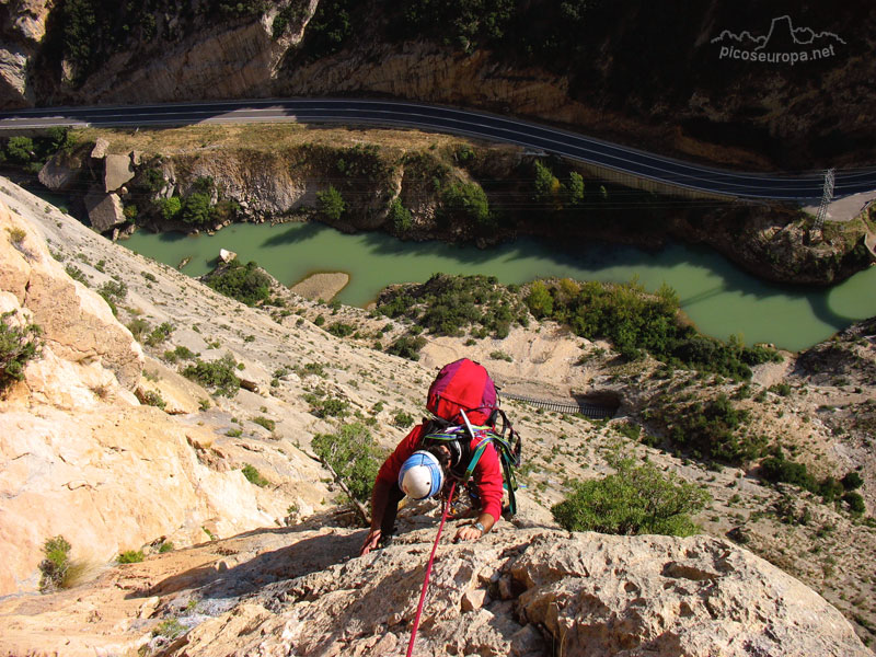 Desfiladero de Terradets con el rio Noguera Pallaresa, Pre Pirineos de Lleida, Catalunya