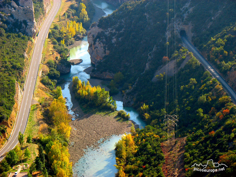 Desfiladero de Terradets con el rio Noguera Pallaresa, Pre Pirineos de Lleida, Catalunya